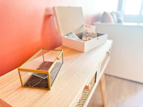 Food And Chill - Deux Appartements Hypercentre - 1 Theme Cinema - By Primo C0Nciergerie トゥールニュ エクステリア 写真