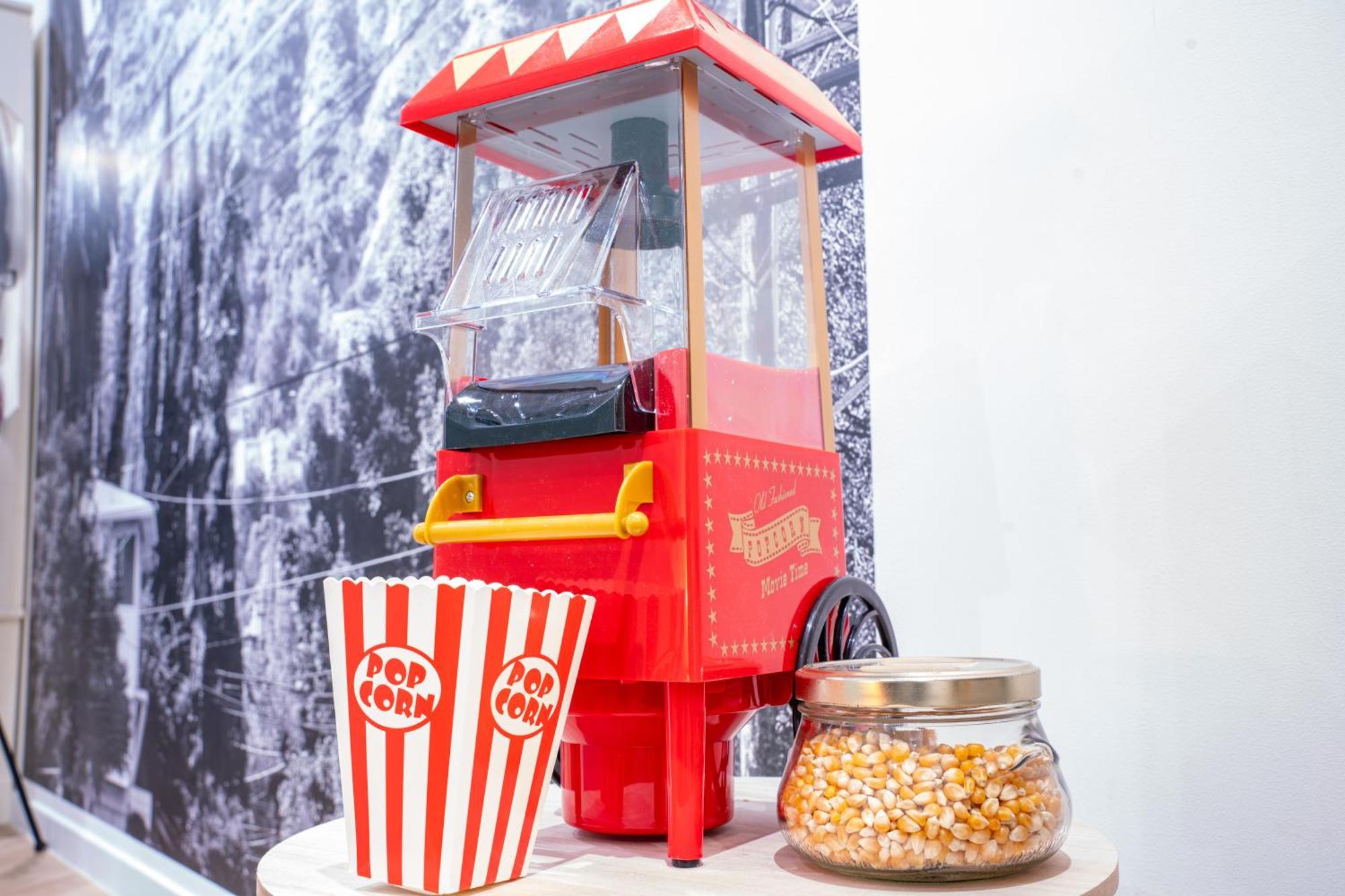 Food And Chill - Deux Appartements Hypercentre - 1 Theme Cinema - By Primo C0Nciergerie トゥールニュ エクステリア 写真
