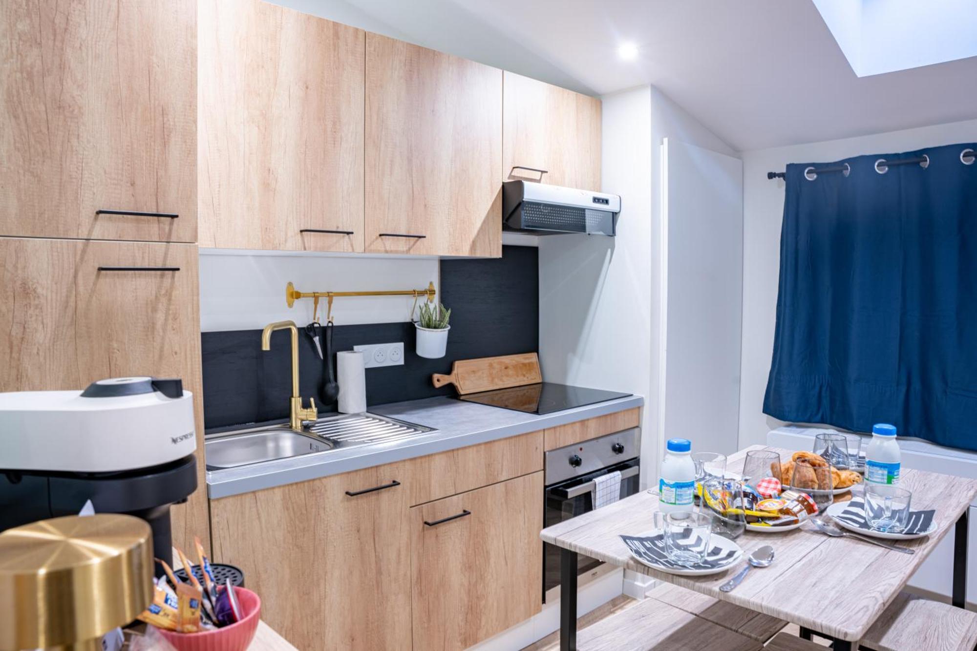 Food And Chill - Deux Appartements Hypercentre - 1 Theme Cinema - By Primo C0Nciergerie トゥールニュ エクステリア 写真